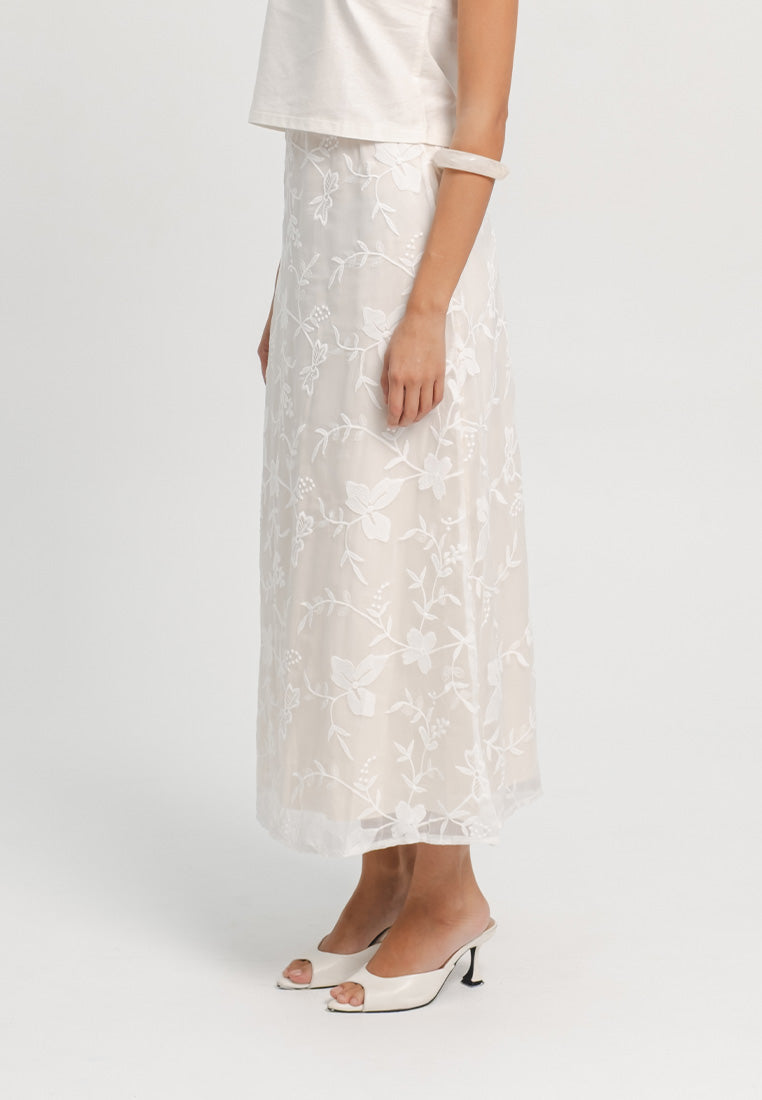 Flower Embroidered Long Skirt